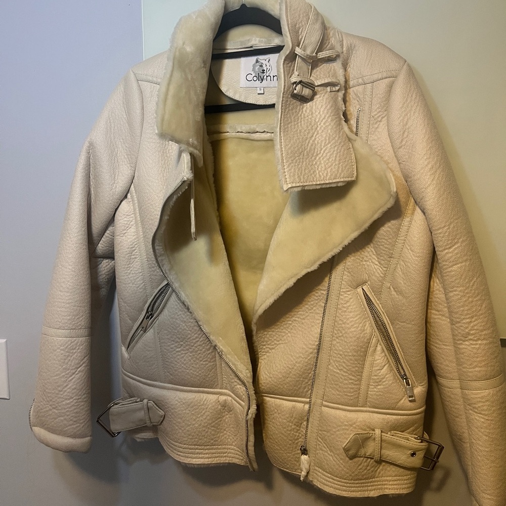 Colynn cream moto faux leather jacket size small SO SOFT
